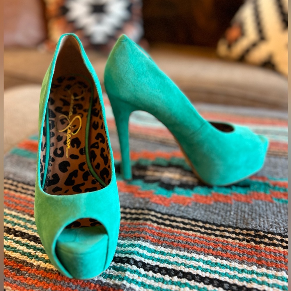 Vintage Jessica Simpson Platform Peeptoe Pumps